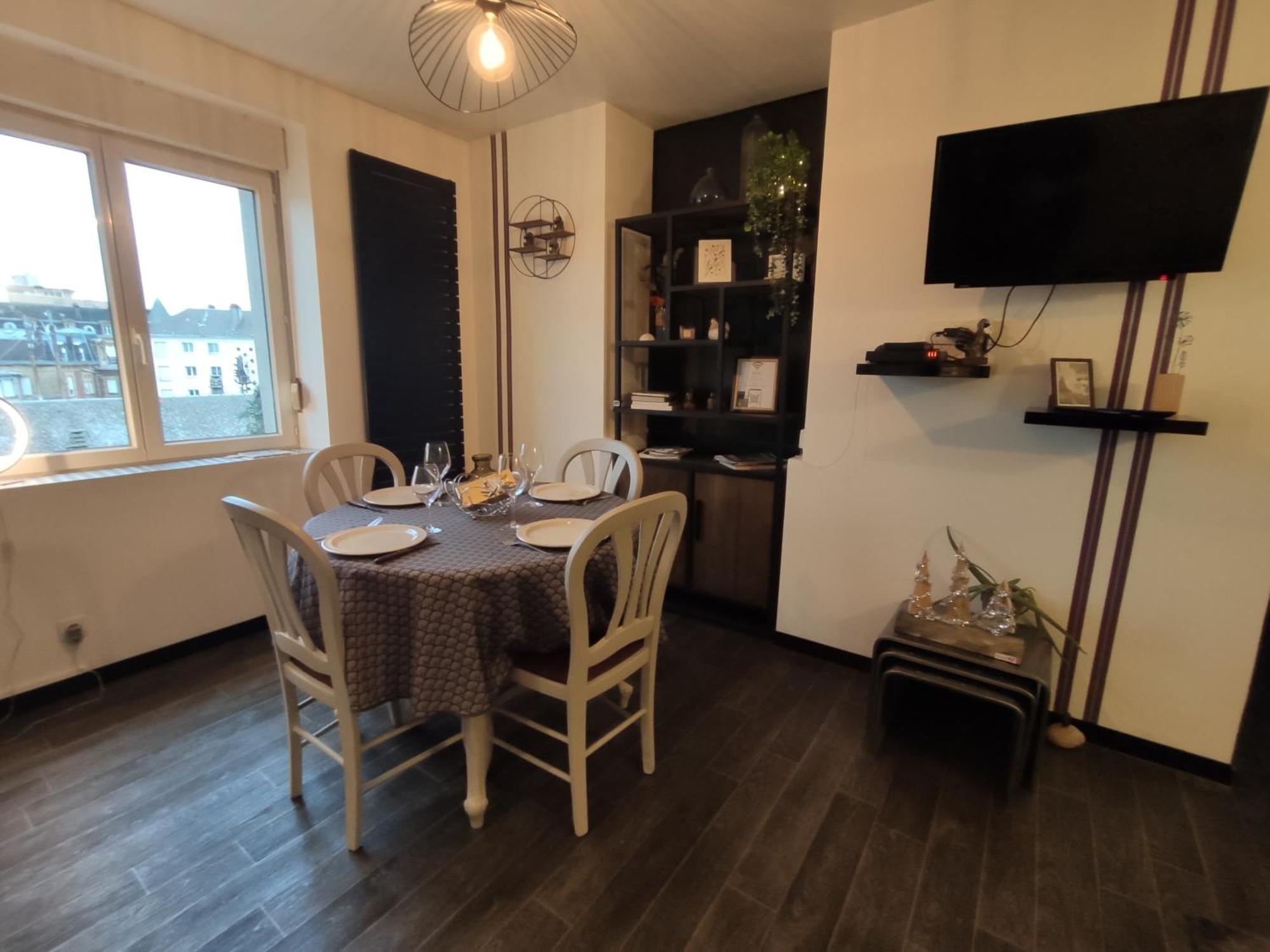 Charleville-Mézières Appartement Cosy Centre-Ville Wifi Parking מראה חיצוני תמונה
